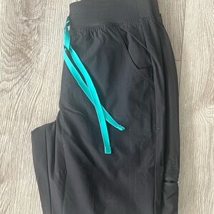 Black Figs Zamora Jogger